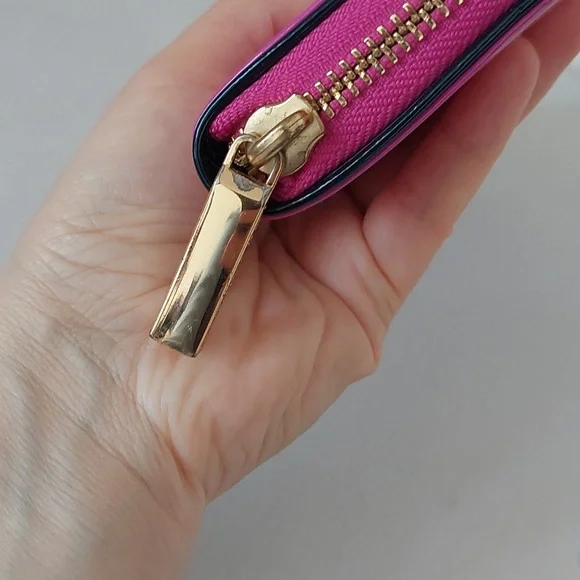 Tory burch large zip around wallet - Picture 13 of 13